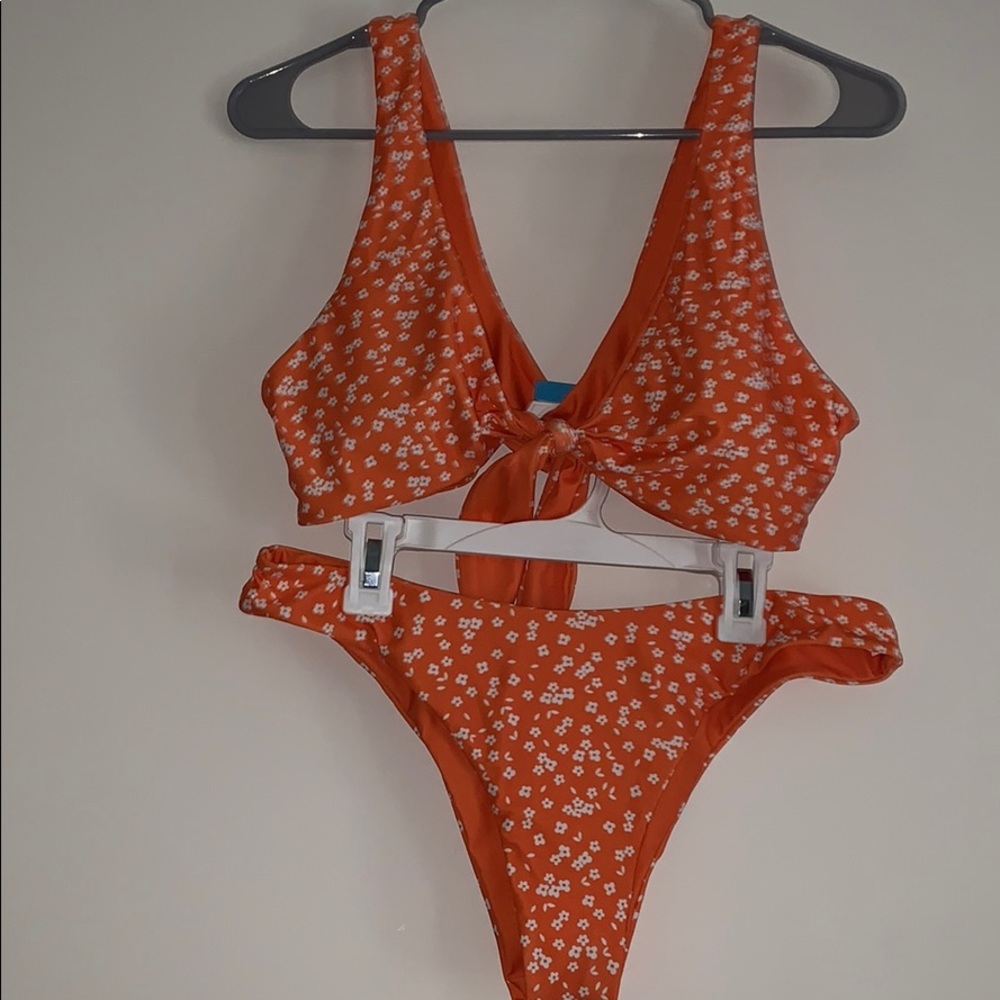 cute bathing suit !